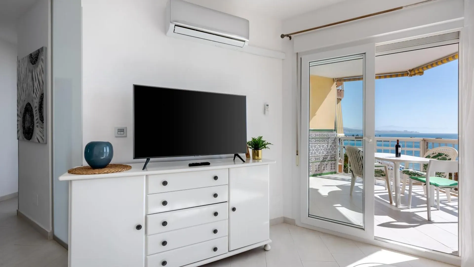 Wintowinrentals Relax & Frontal Sea View In Fuengirola Appartement